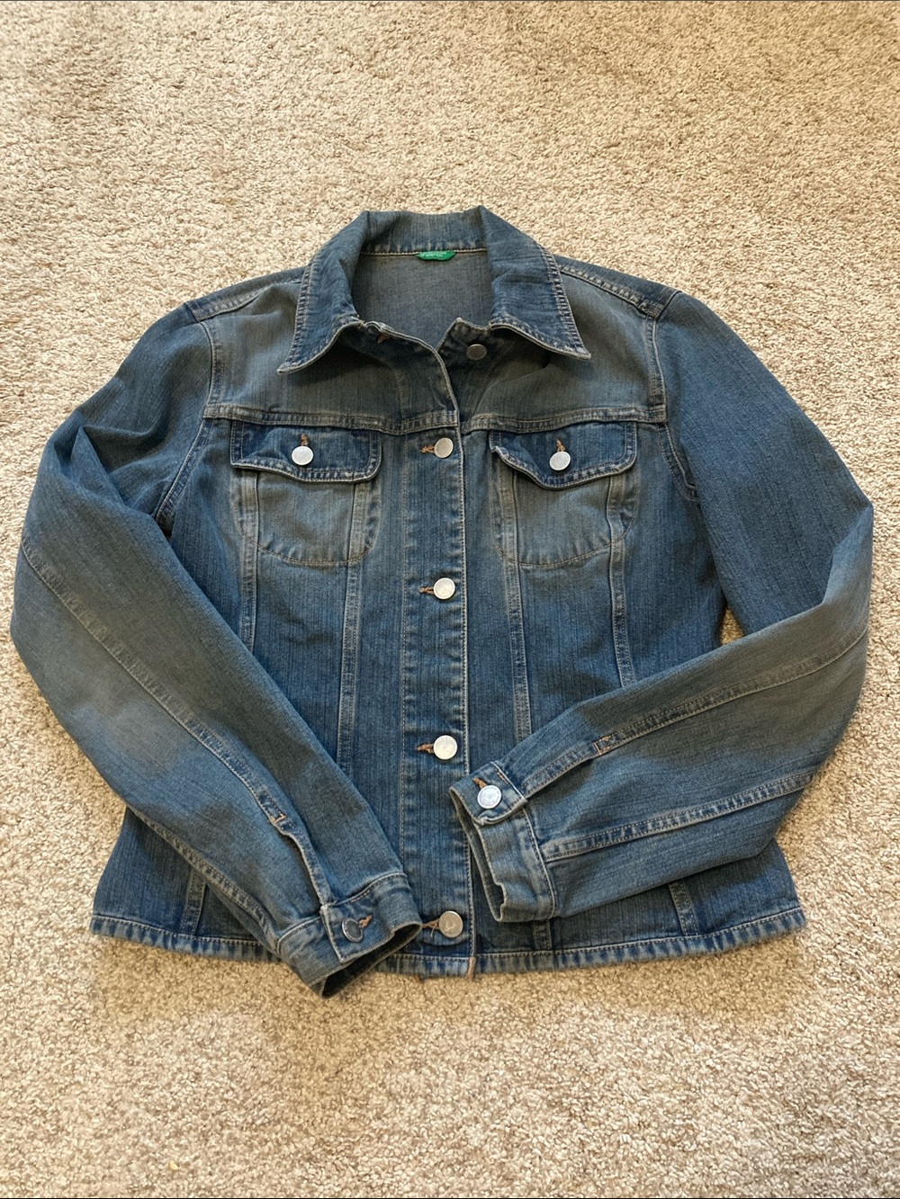 EUC United Colors of Benetton Medium Wash Long Sleeve Denim Jean Jacket Medium